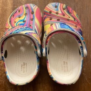 Girls 5c multi colored crocs